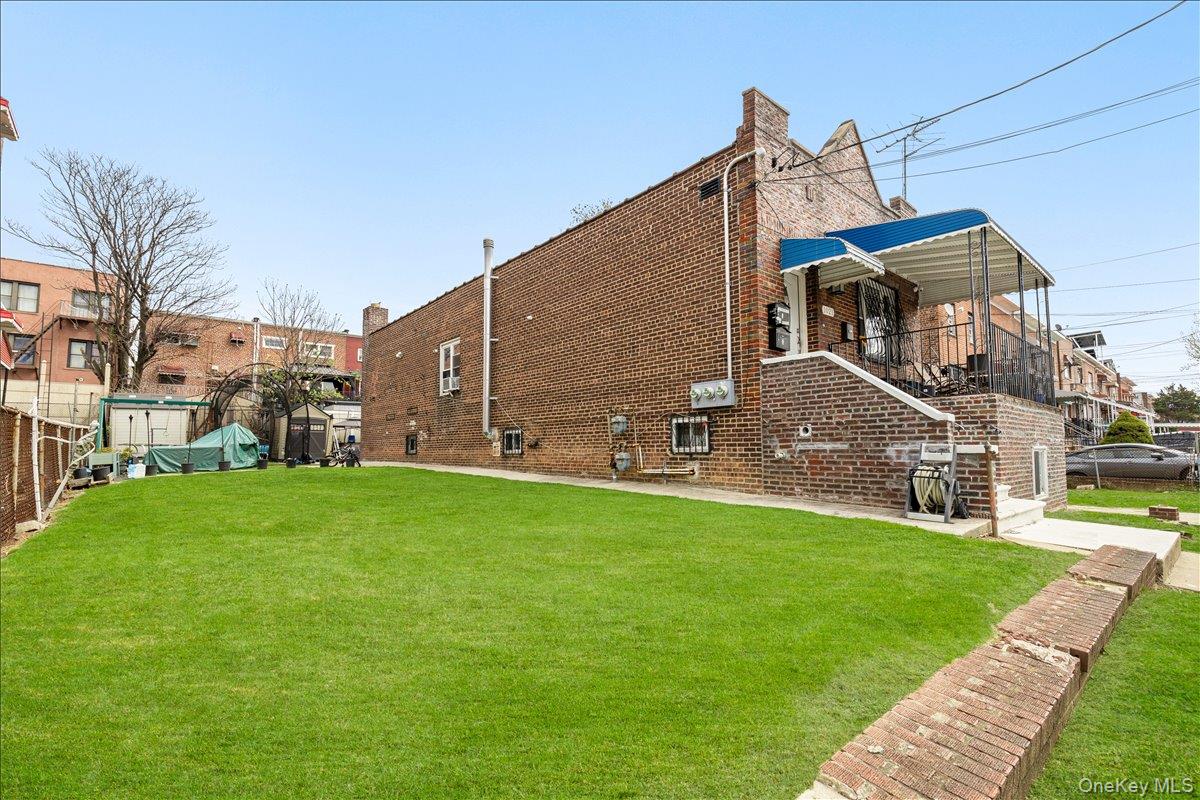 #9 photo, 1021 E 213th Street, Bronx , NY 10469