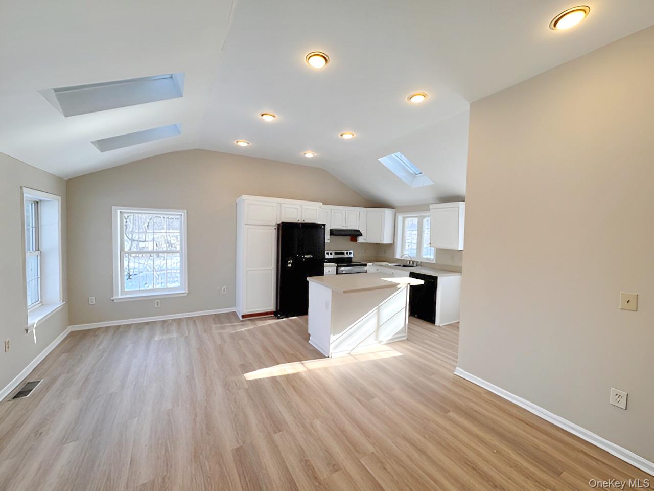 #4 photo, 3 Glade Road, Poughkeepsie , NY 12601