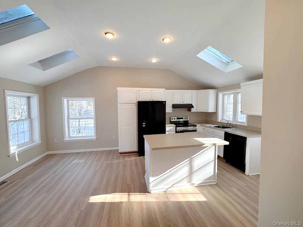 #7 photo, 3 Glade Road, Poughkeepsie , NY 12601