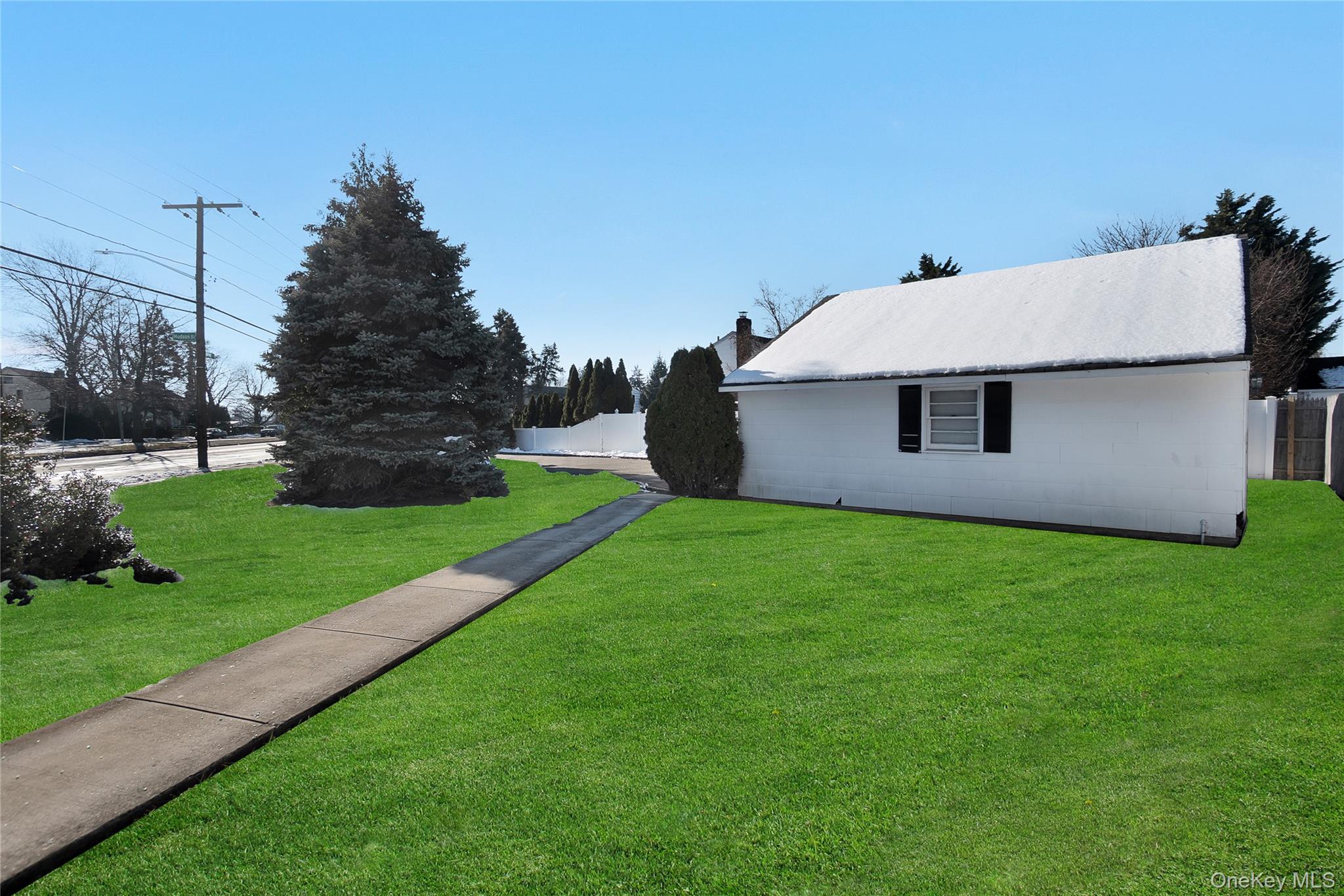 #17 photo, 212 Newbridge Road, Levittown , NY 11801