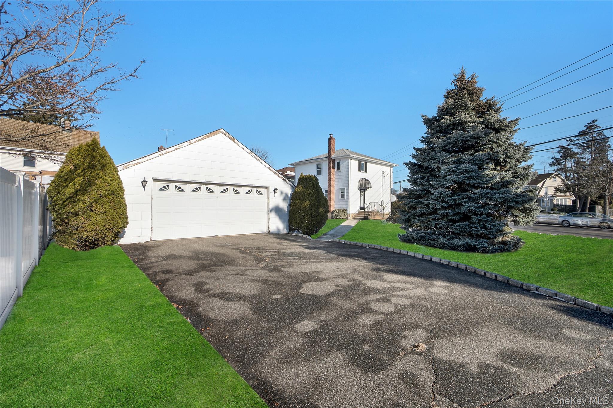 #18 photo, 212 Newbridge Road, Levittown , NY 11801