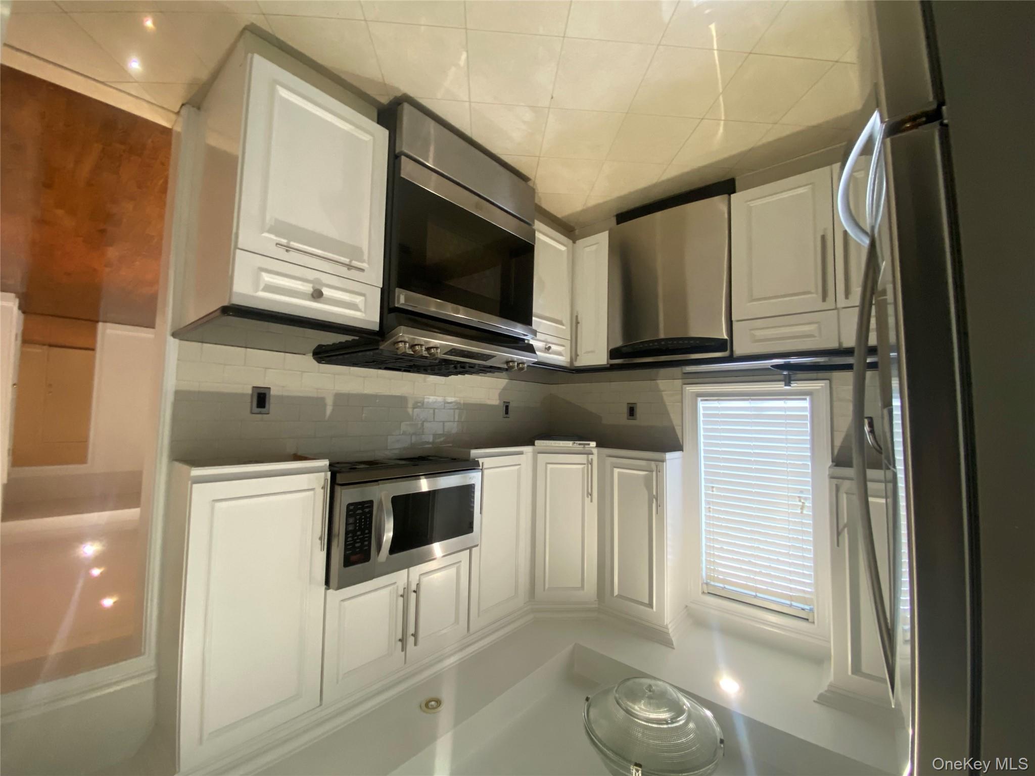 #15 photo, 84-80 161 Street, كوينز Jamaica Hills , NY 11432