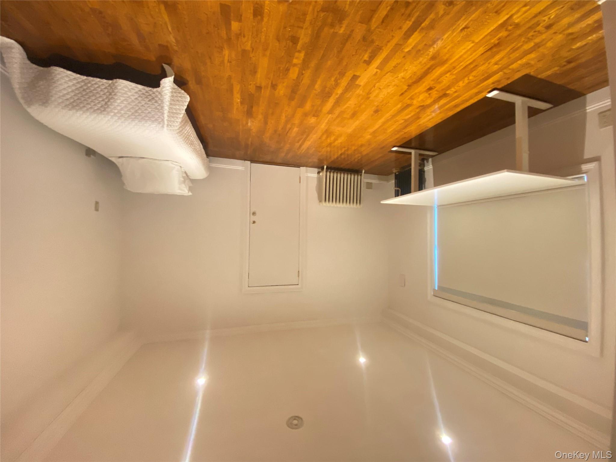 #7 photo, 84-80 161 Street, كوينز Jamaica Hills , NY 11432