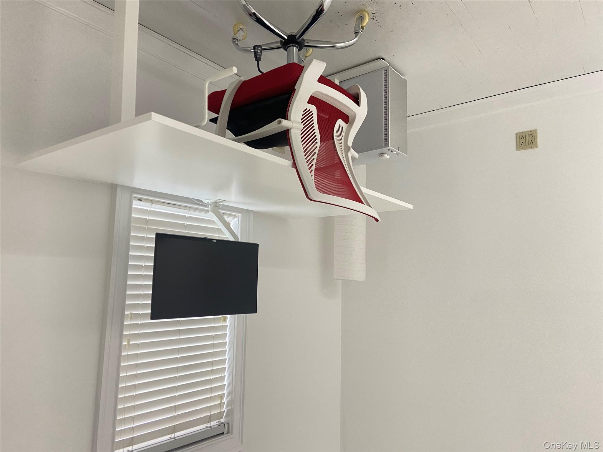 #9 photo, 84-80 161 Street, كوينز Jamaica Hills , NY 11432