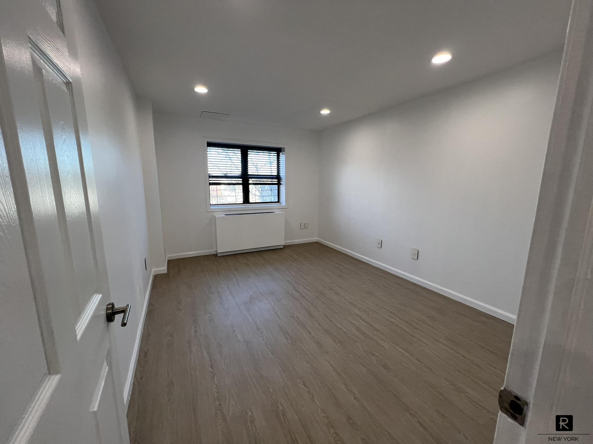 #8 photo, Rego Park, Rego Park , NY 11374