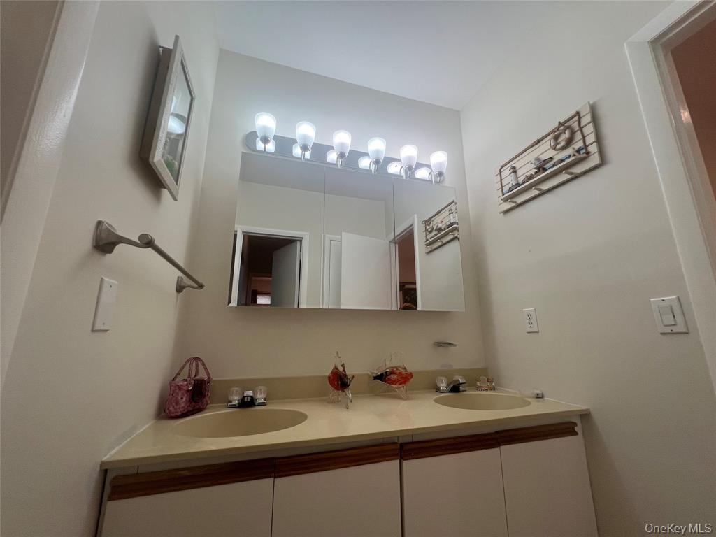 #20 photo, 56 Hudson View Hill, Ossining , NY 10562