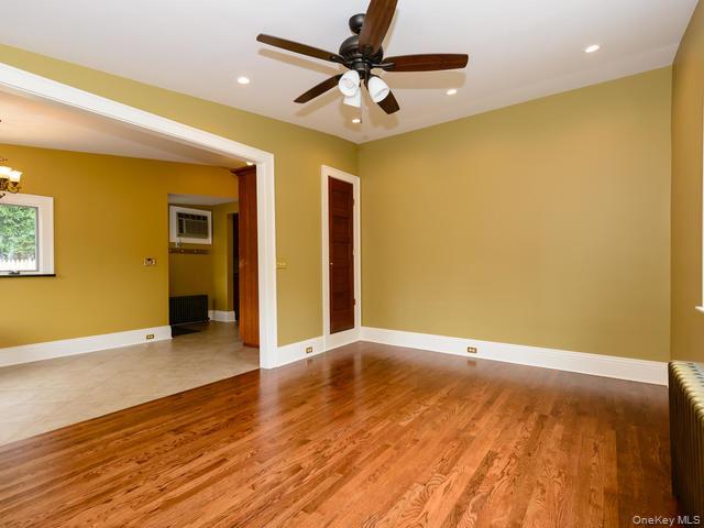 #12 photo, 35 Birch Street, Locust Valley , NY 11560