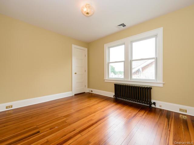 #17 photo, 35 Birch Street, Locust Valley , NY 11560