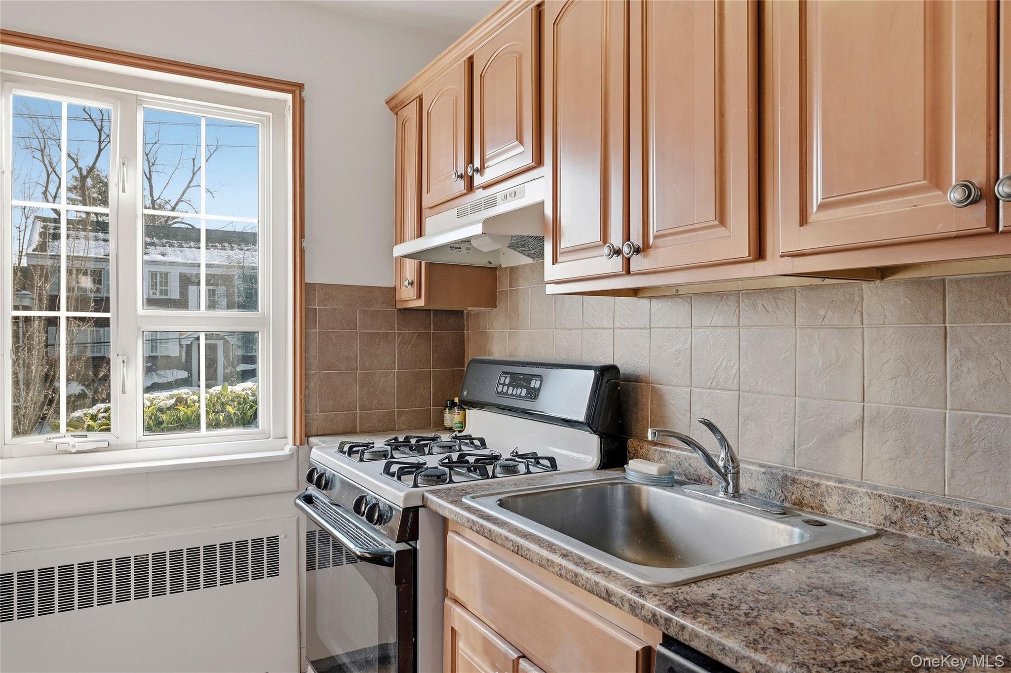 #10 photo, 47 Nathan Hale Drive, Huntington , NY 11743