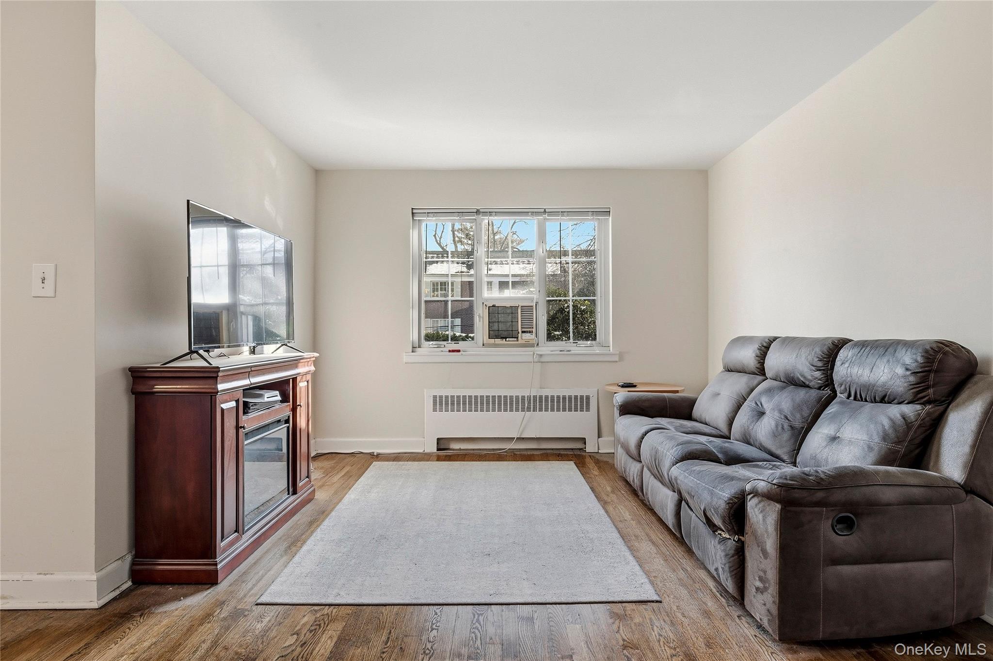 #6 photo, 47 Nathan Hale Drive, Huntington , NY 11743