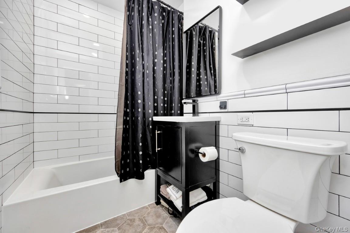 #16 photo, 570 Broadway, Lynbrook , NY 11563