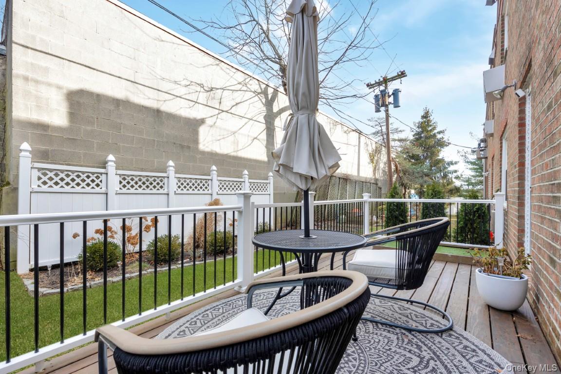 #17 photo, 570 Broadway, Lynbrook , NY 11563