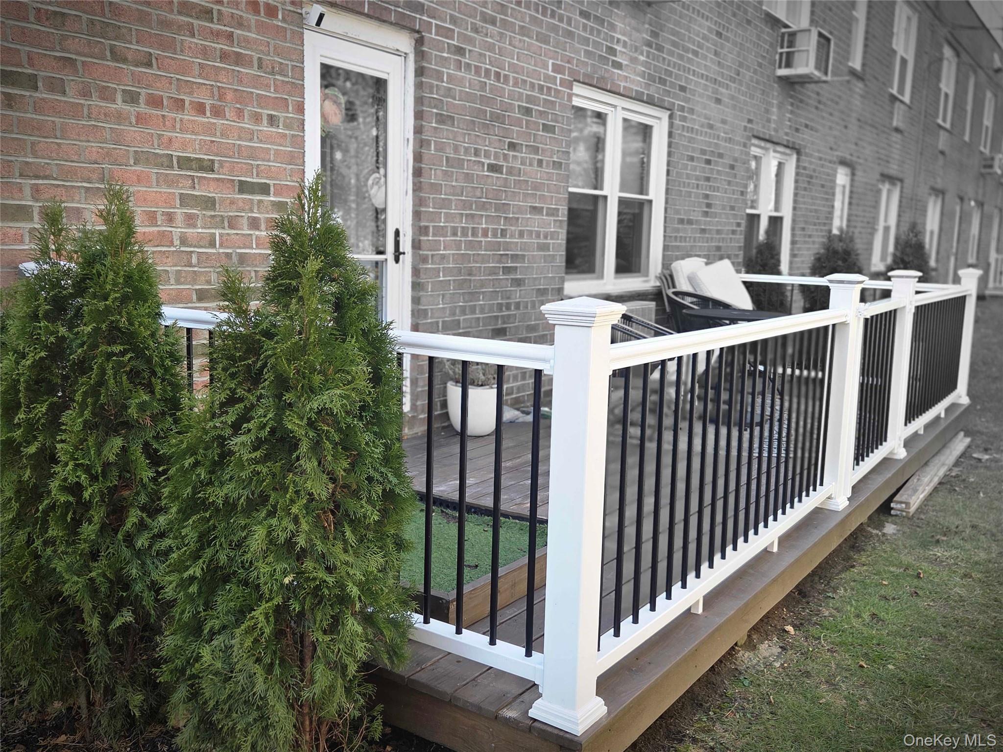 #5 photo, 570 Broadway, Lynbrook , NY 11563