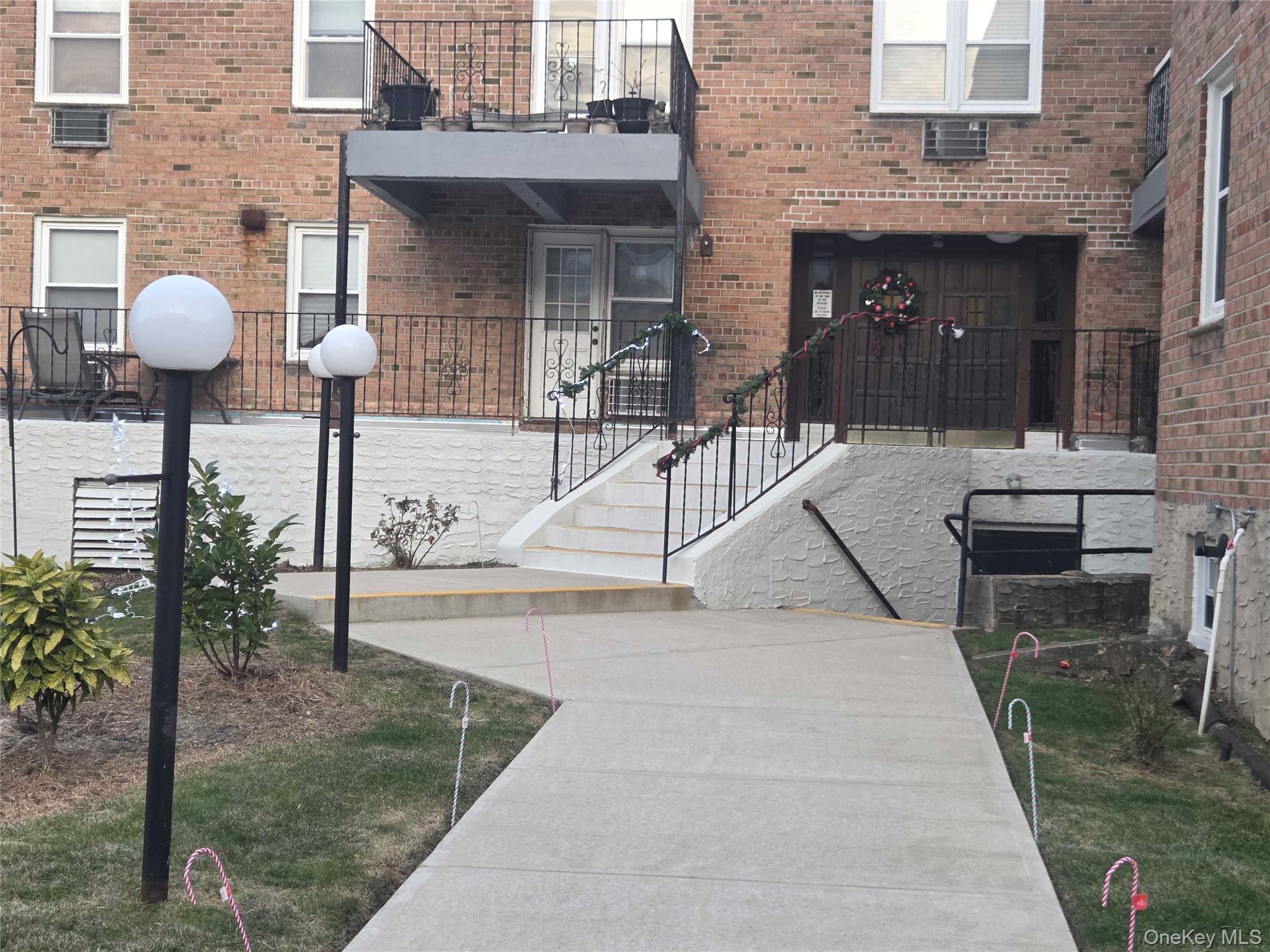 #6 photo, 570 Broadway, Lynbrook , NY 11563