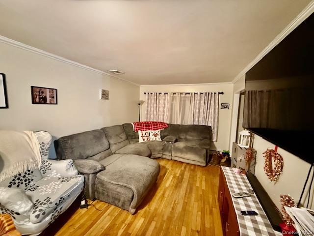 #2 photo, 692 Woodside Drive, নাসাউ কাউন্টি Wantagh , NY 11793