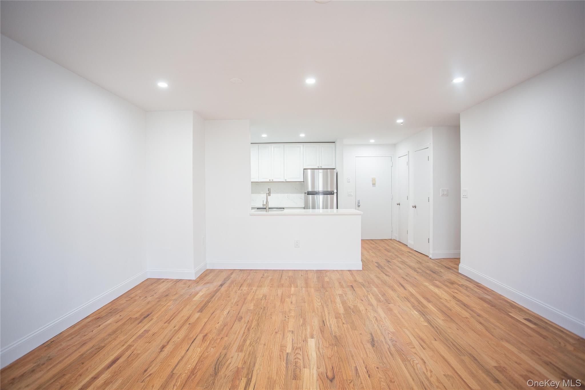 #7 photo, 10 Franklin Boulevard, Long Beach , NY 11561