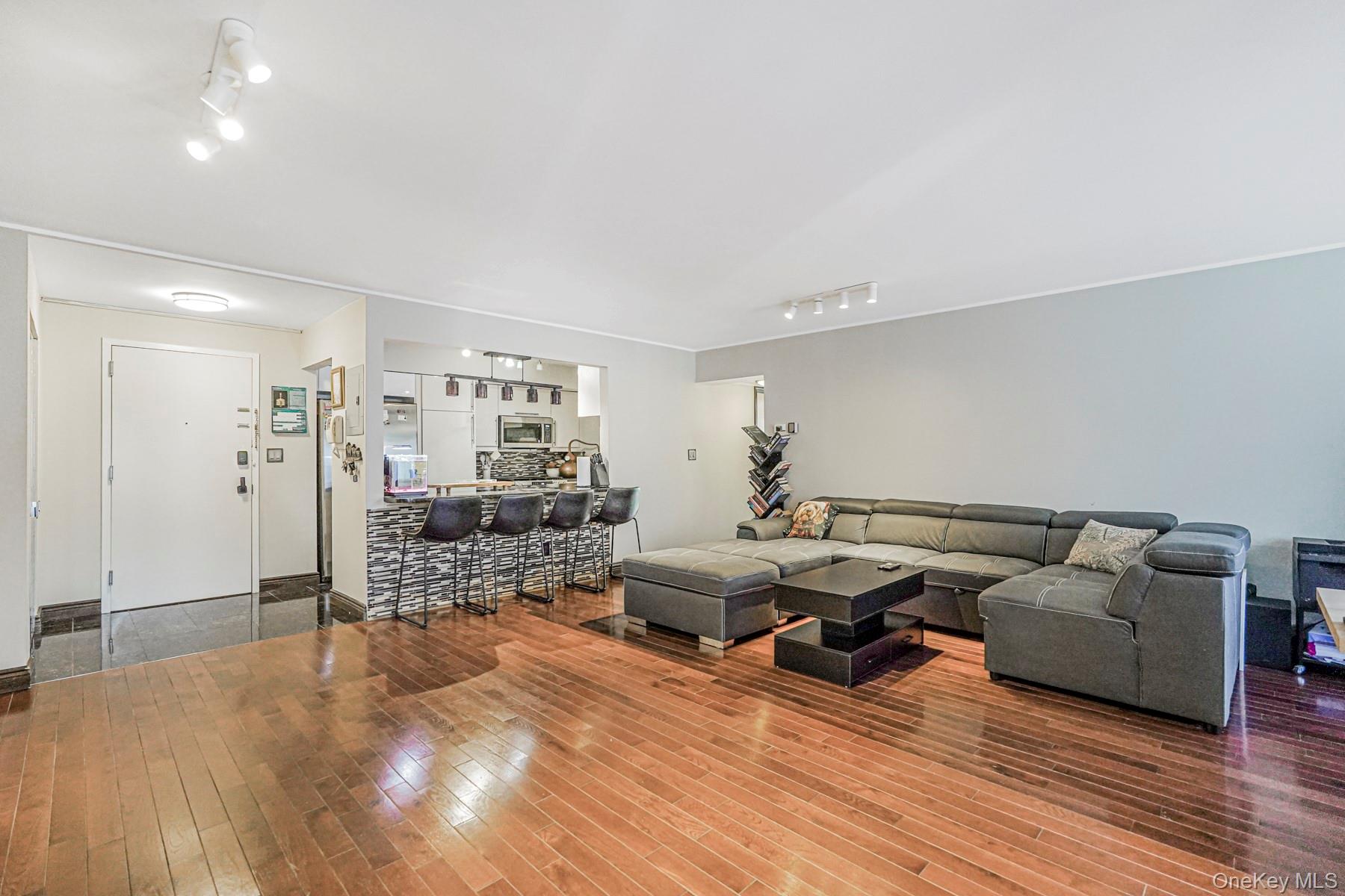 #11 photo, 40 Wellington Ct 2a, Staten Island, NY 10314, Статен-Айленд ‖ Staten Island , NY 10314