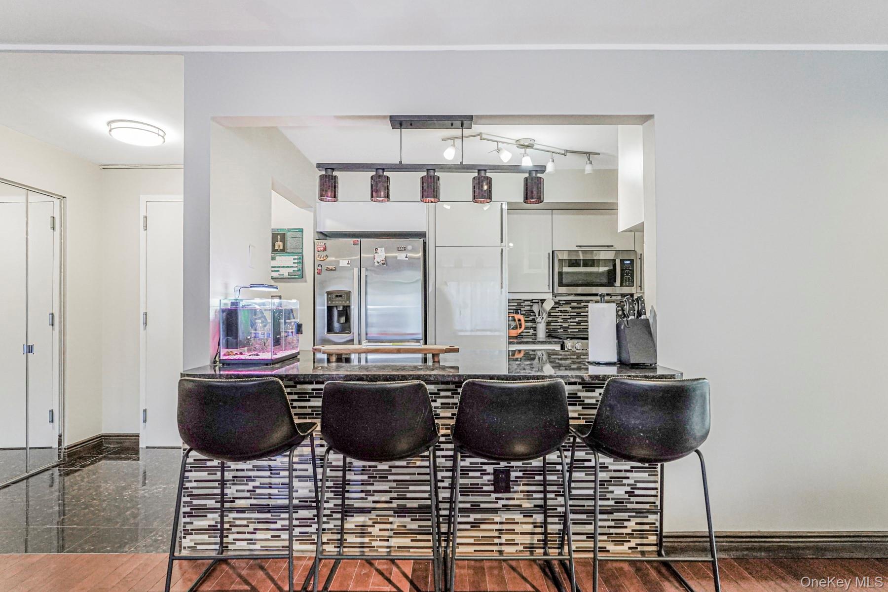 #3 photo, 40 Wellington Ct 2a, Staten Island, NY 10314, Статен-Айленд ‖ Staten Island , NY 10314