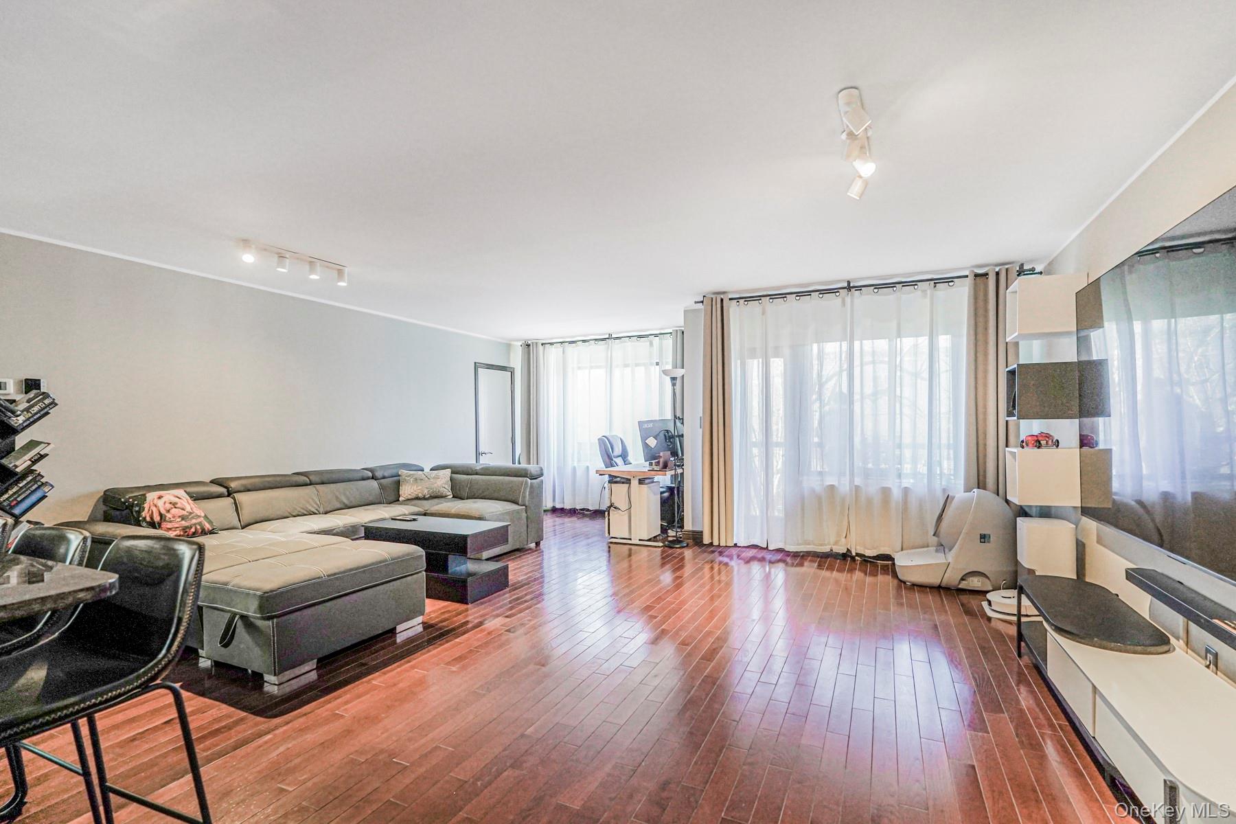 #9 photo, 40 Wellington Ct 2a, Staten Island, NY 10314, Статен-Айленд ‖ Staten Island , NY 10314