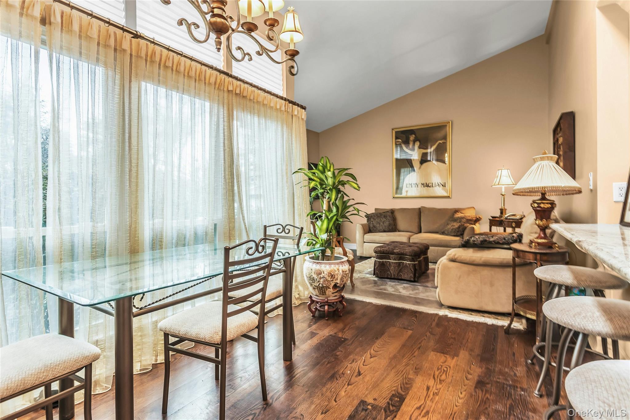 #14 photo, 52 Hyde Court, Manhasset , NY 11030