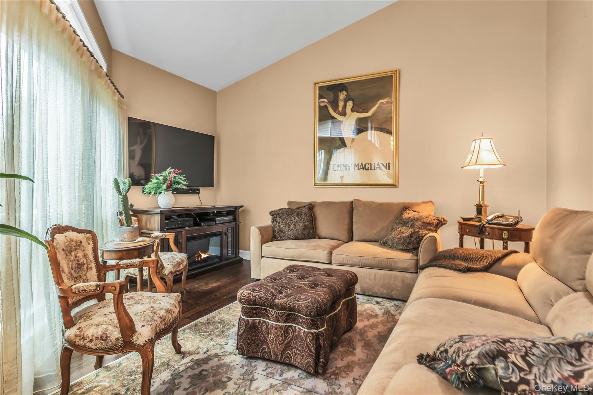 #15 photo, 52 Hyde Court, Manhasset , NY 11030