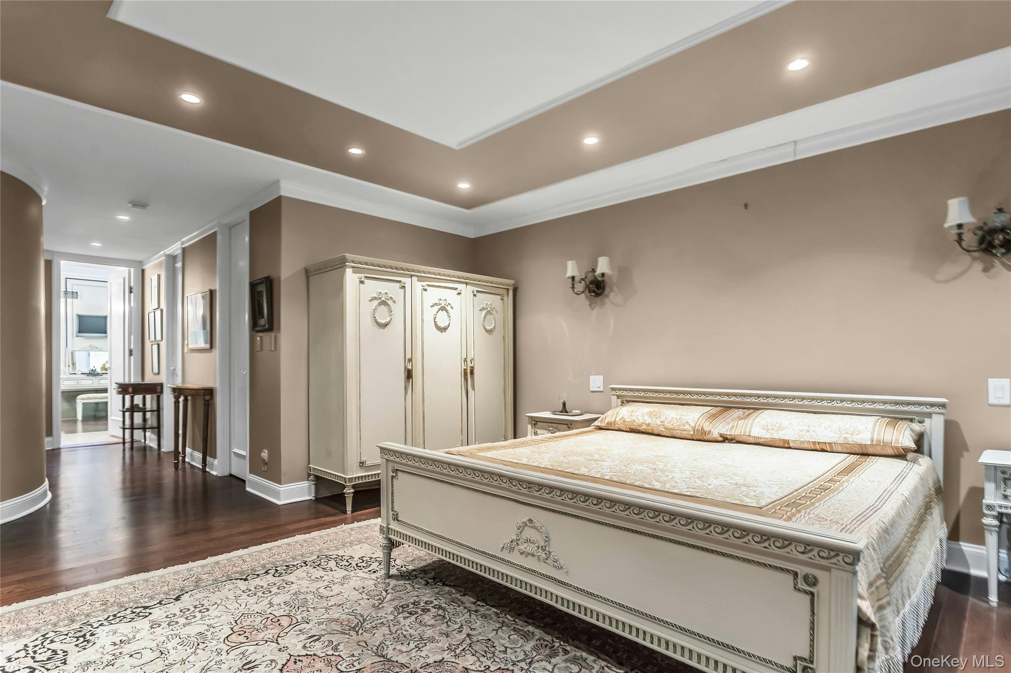 #19 photo, 52 Hyde Court, Manhasset , NY 11030