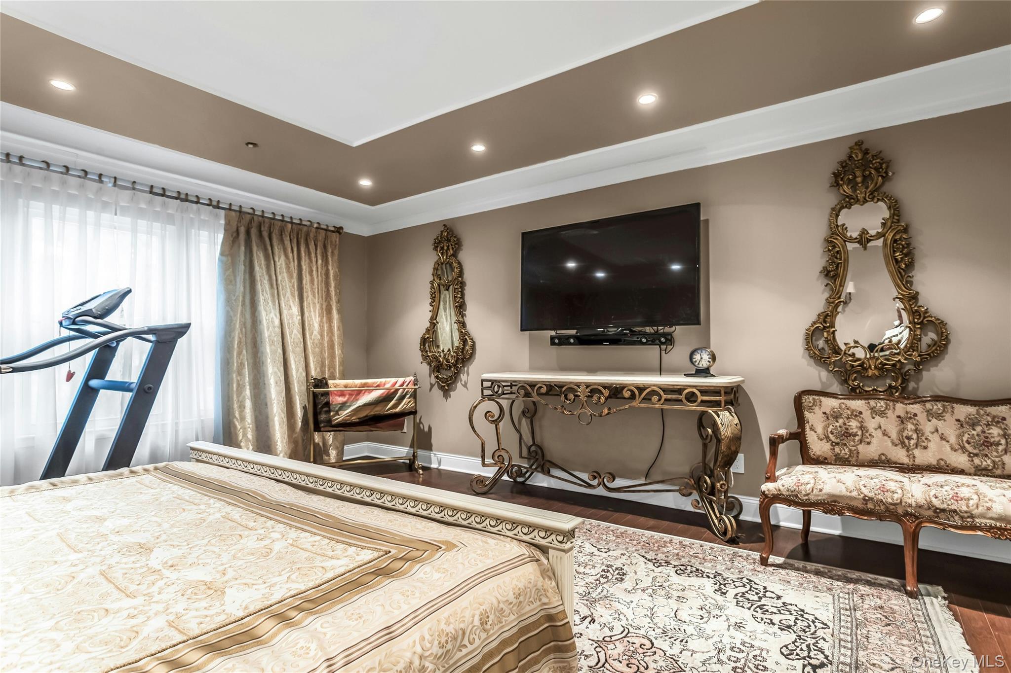 #20 photo, 52 Hyde Court, Manhasset , NY 11030