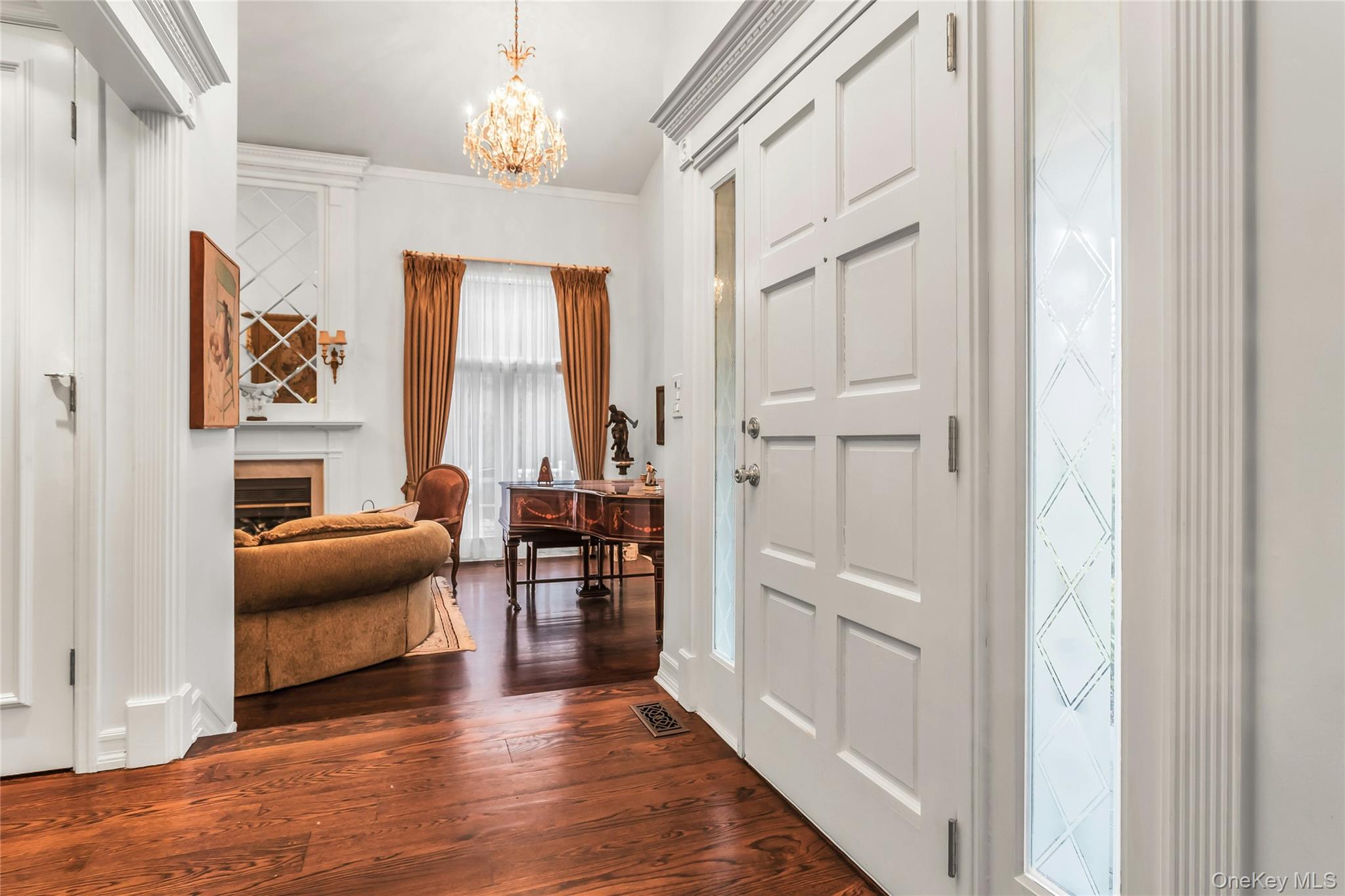 #3 photo, 52 Hyde Court, Manhasset , NY 11030