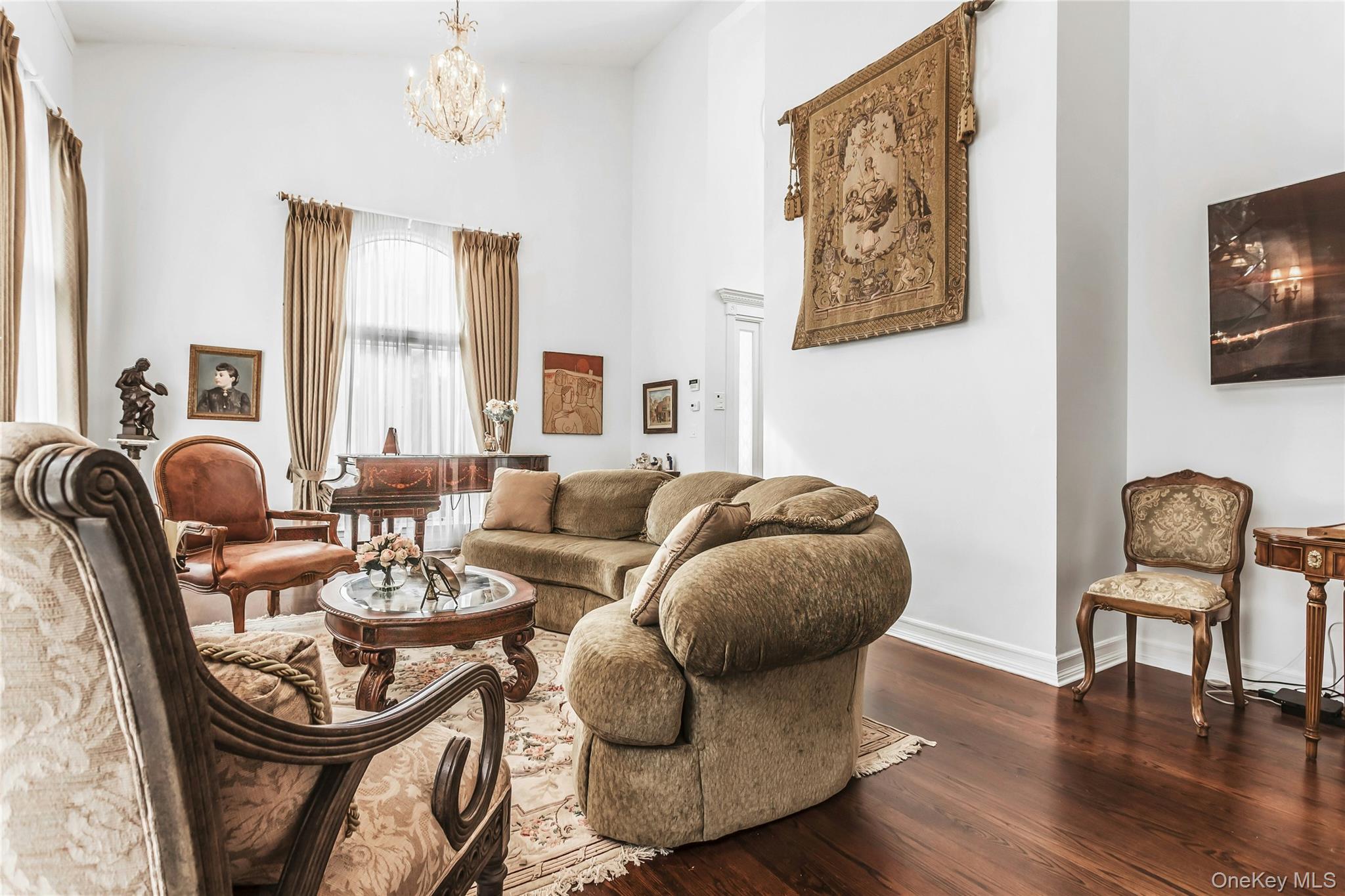 #7 photo, 52 Hyde Court, Manhasset , NY 11030