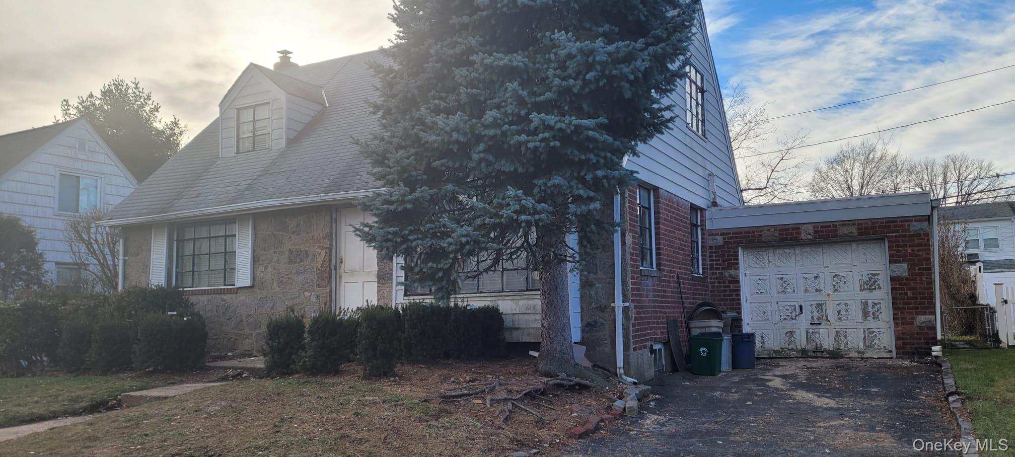 #3 photo, 73 Schumacher Drive, New Hyde Park , NY 11040