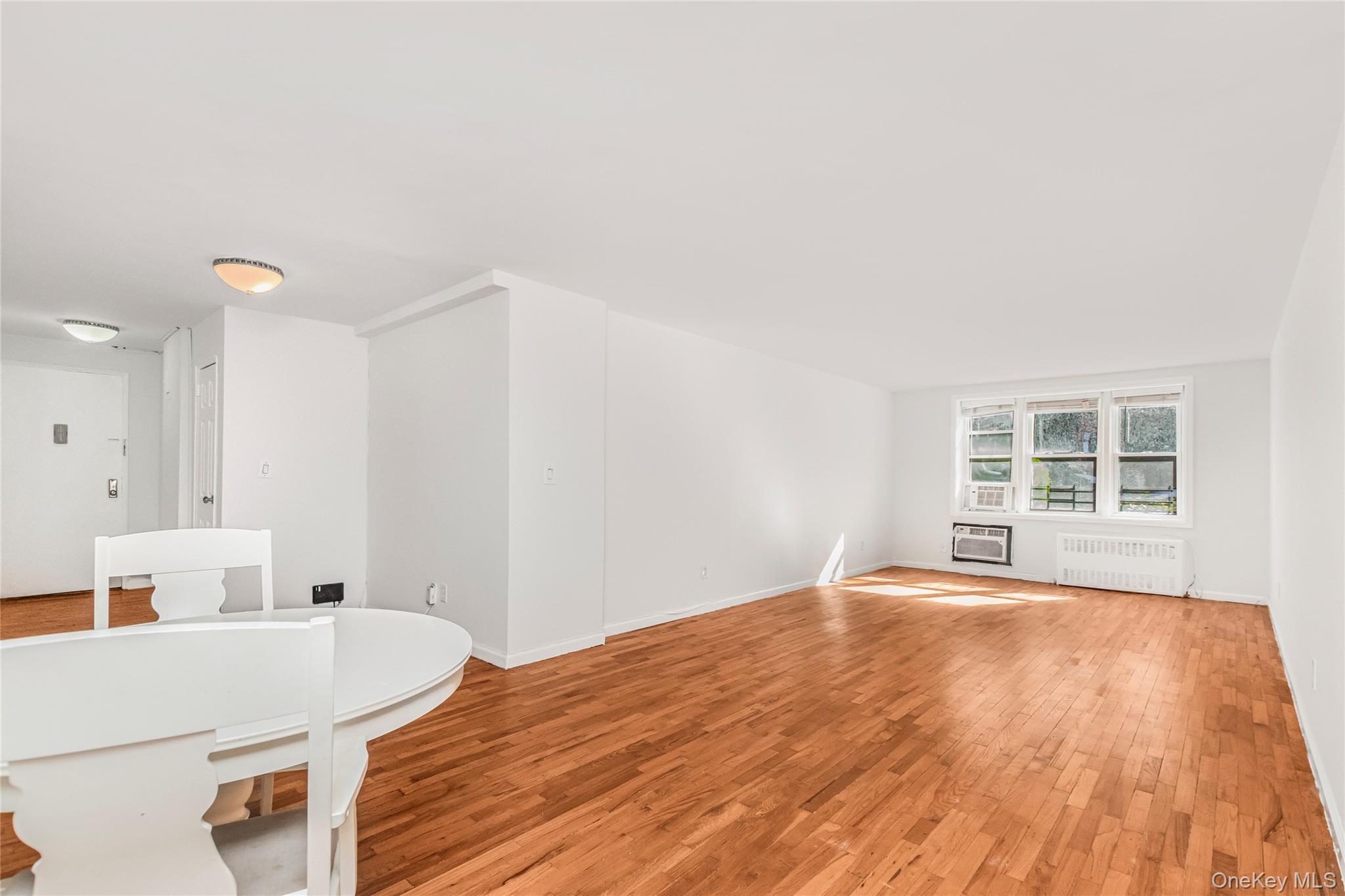 #10 photo, 679 Warburton Avenue, Yonkers , NY 10701