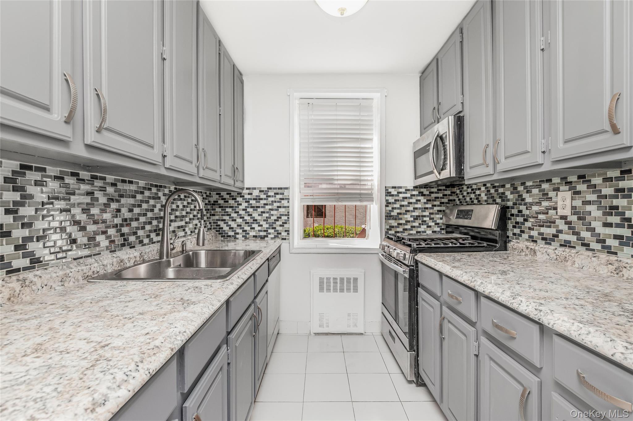 #13 photo, 679 Warburton Avenue, Yonkers , NY 10701