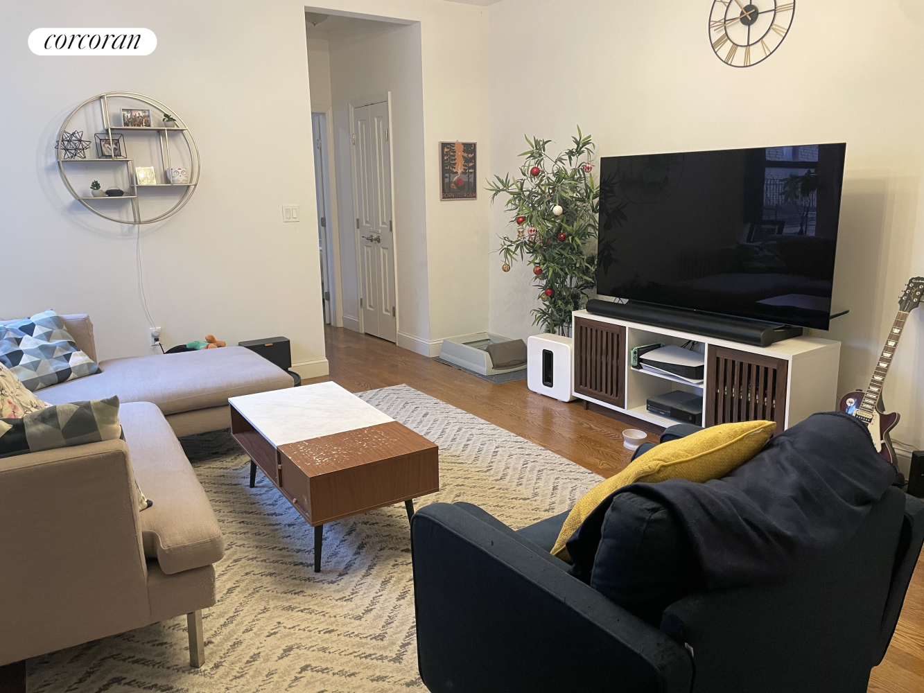 #8 photo, Woodside, कुईंस Woodside , NY 11377