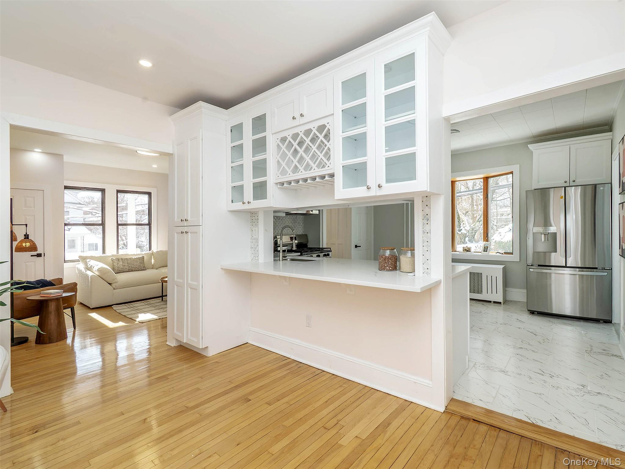 #10 photo, 85 Webster Avenue, 롱 아일랜드 Port Washington , NY 11050