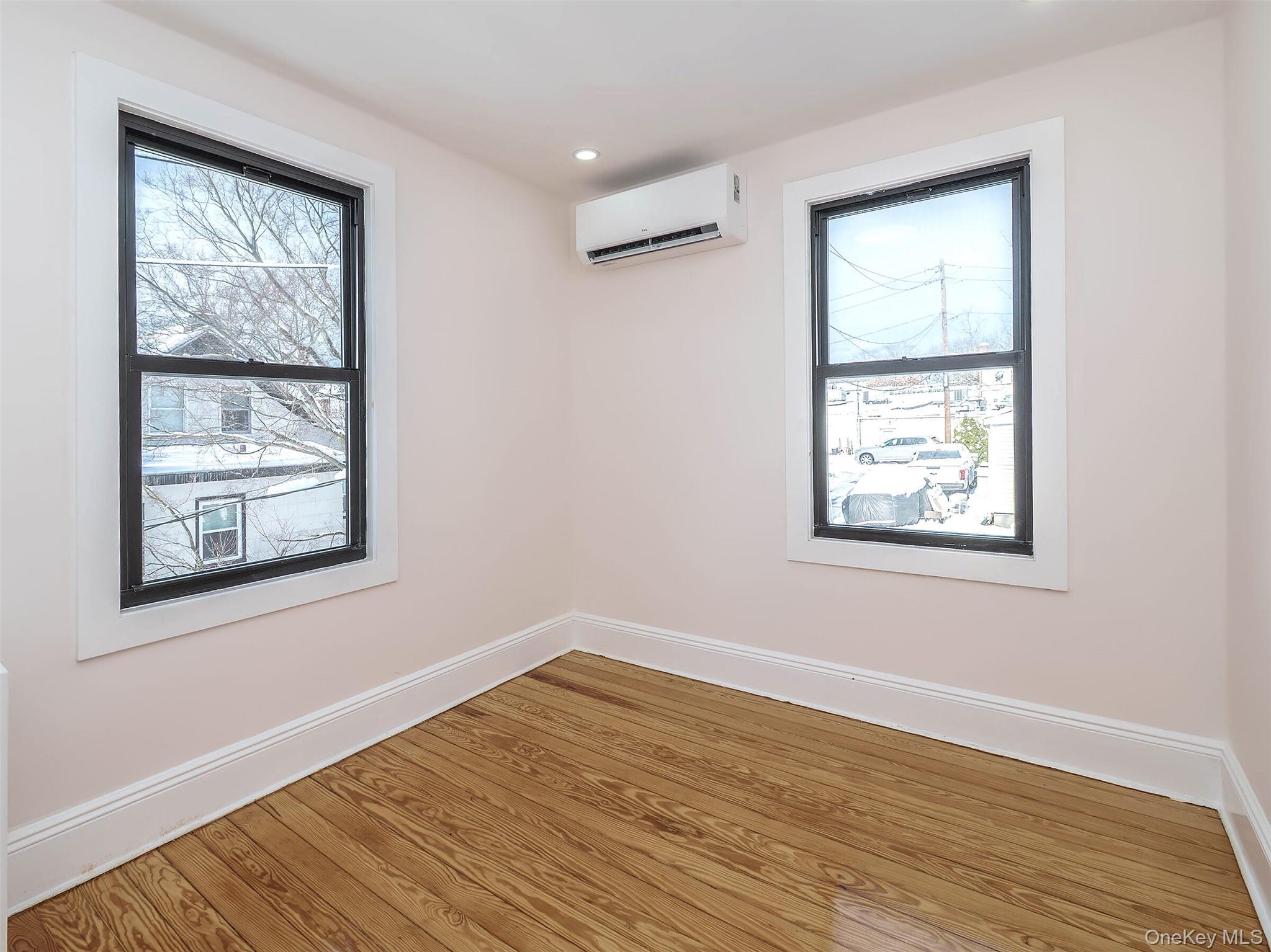 #16 photo, 85 Webster Avenue, 롱 아일랜드 Port Washington , NY 11050