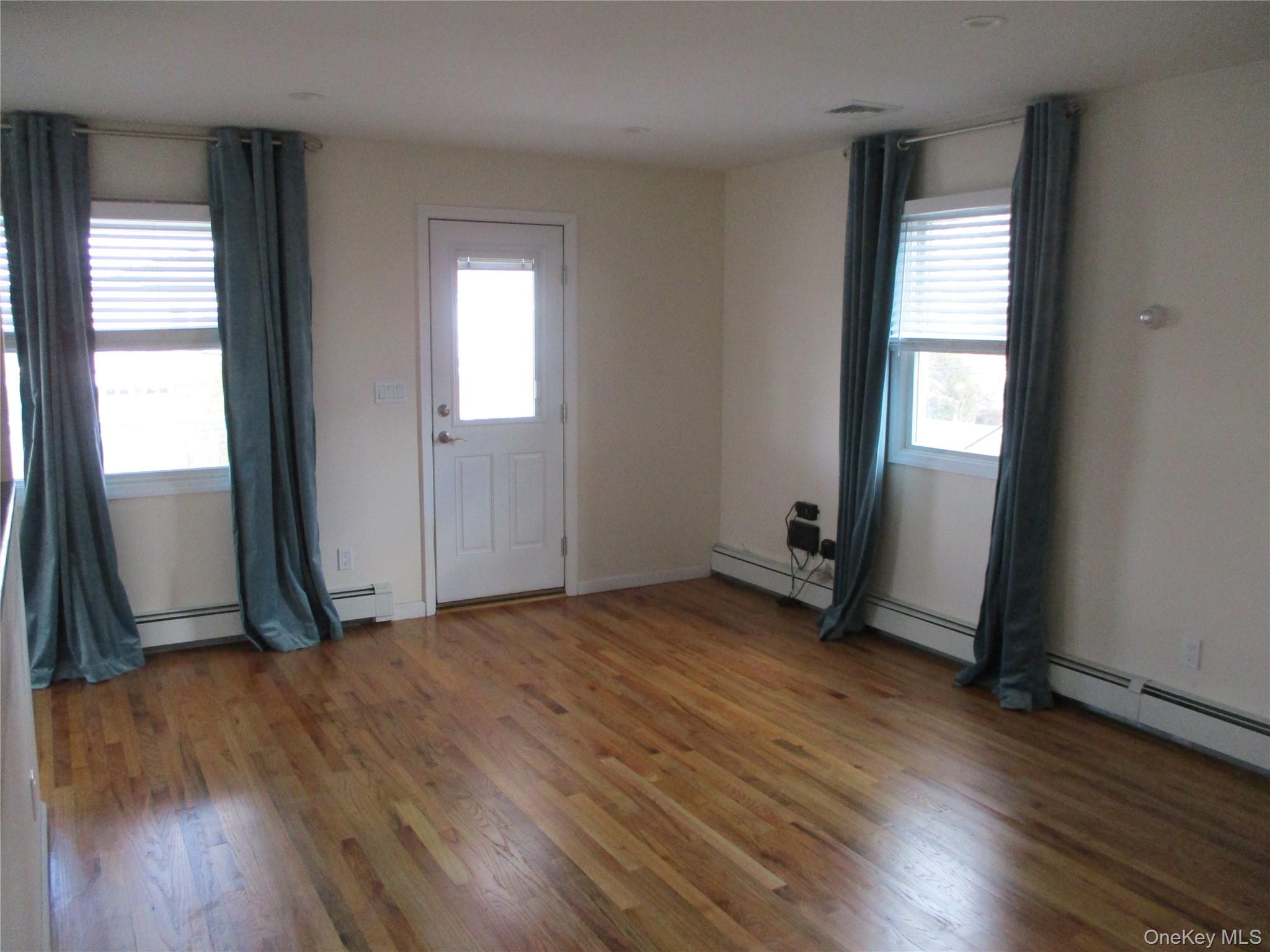 #5 photo, 15 Alice Court, East Rockaway , NY 11518