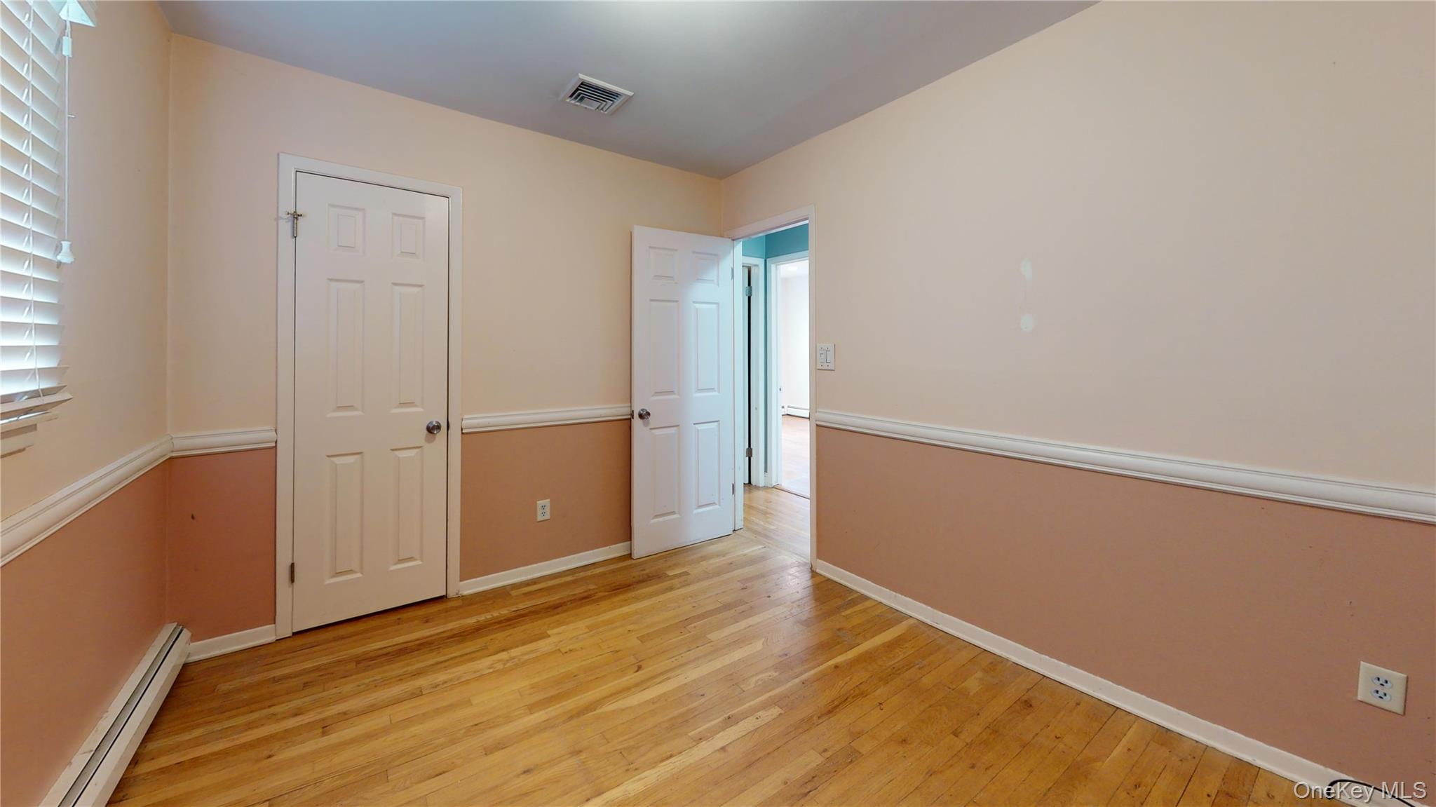 #11 photo, 8 Pleasant Avenue, 롱 아일랜드 Farmingdale , NY 11735