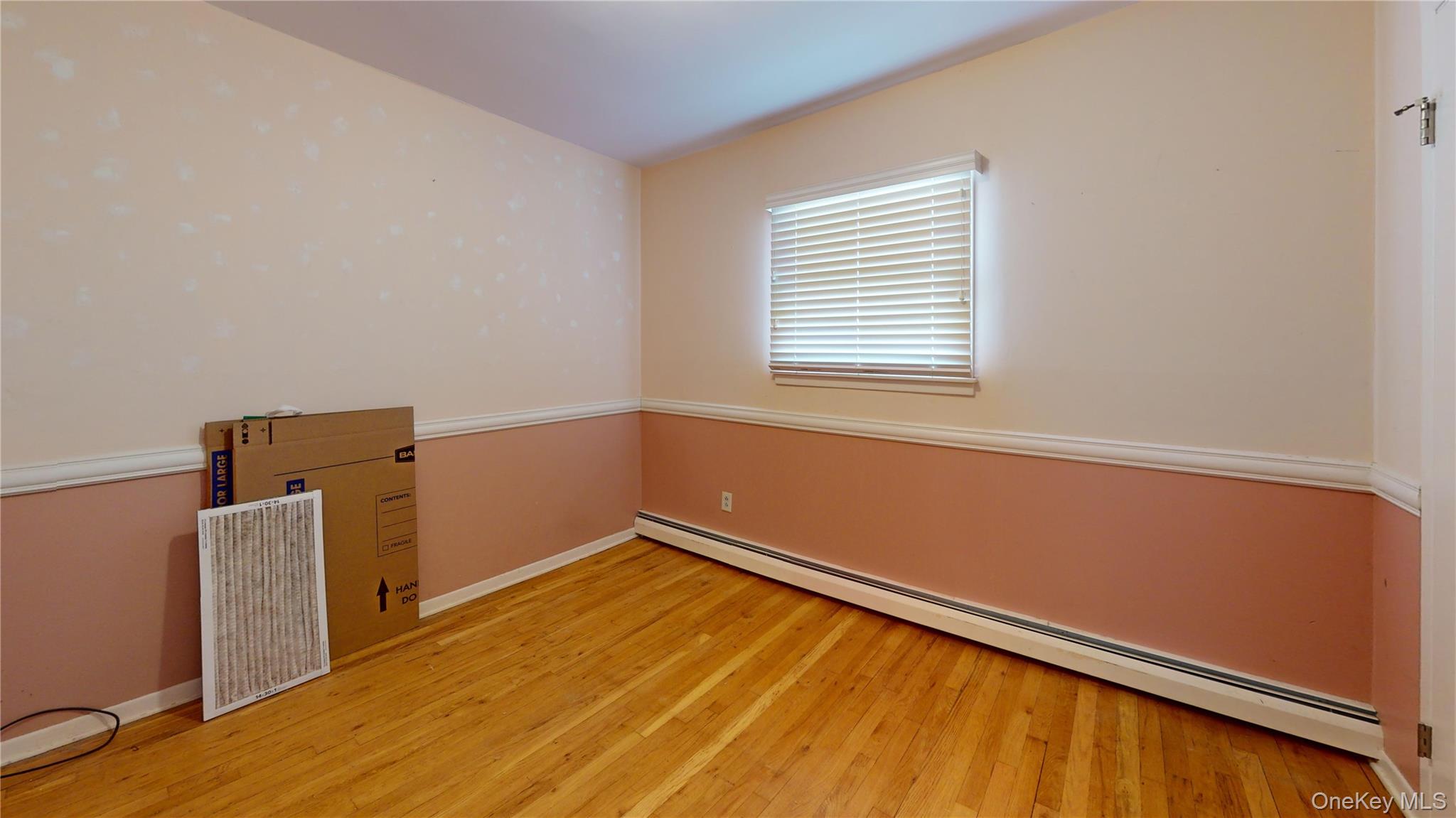 #13 photo, 8 Pleasant Avenue, 롱 아일랜드 Farmingdale , NY 11735