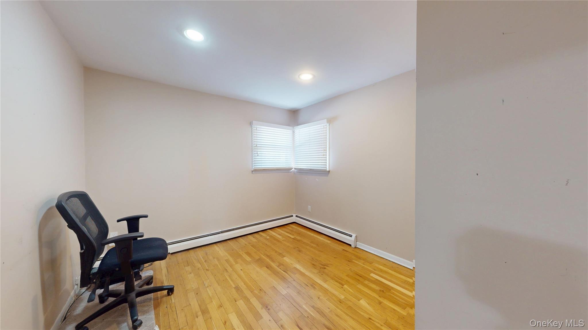 #15 photo, 8 Pleasant Avenue, 롱 아일랜드 Farmingdale , NY 11735