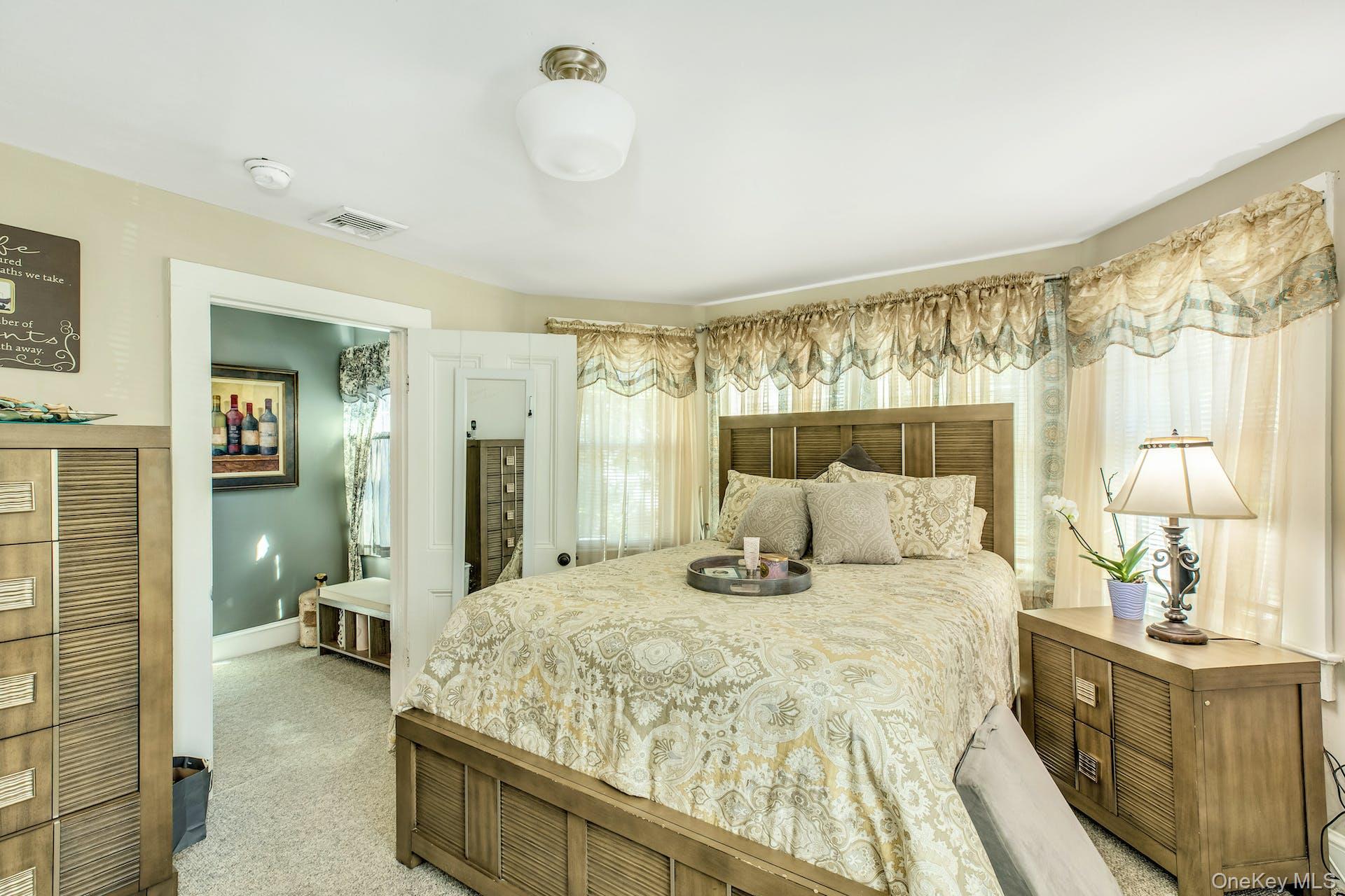 #13 photo, 43 James Street, Babylon , NY 11702