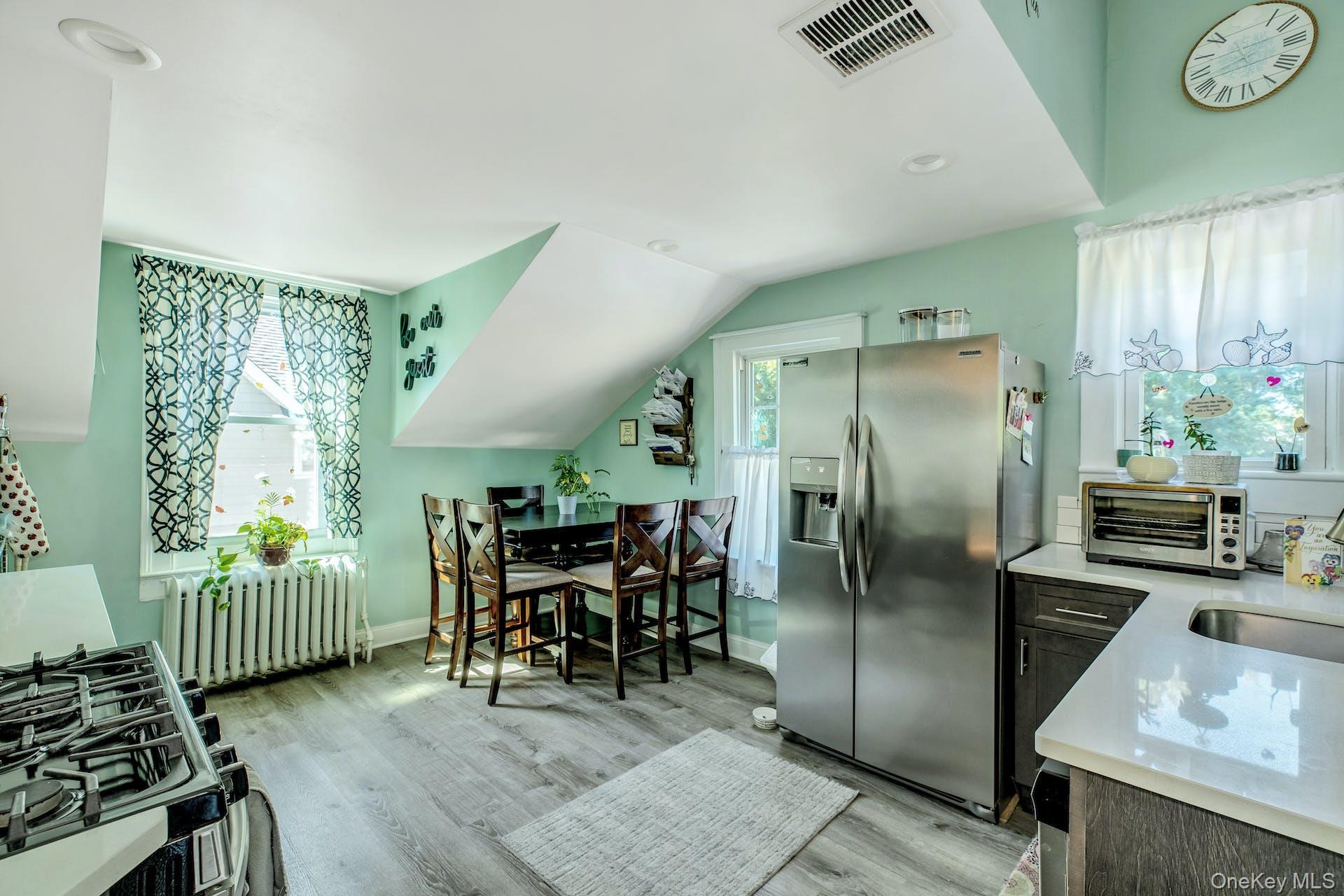 #2 photo, 43 James Street, Саффолк ‖ Babylon , NY 11702