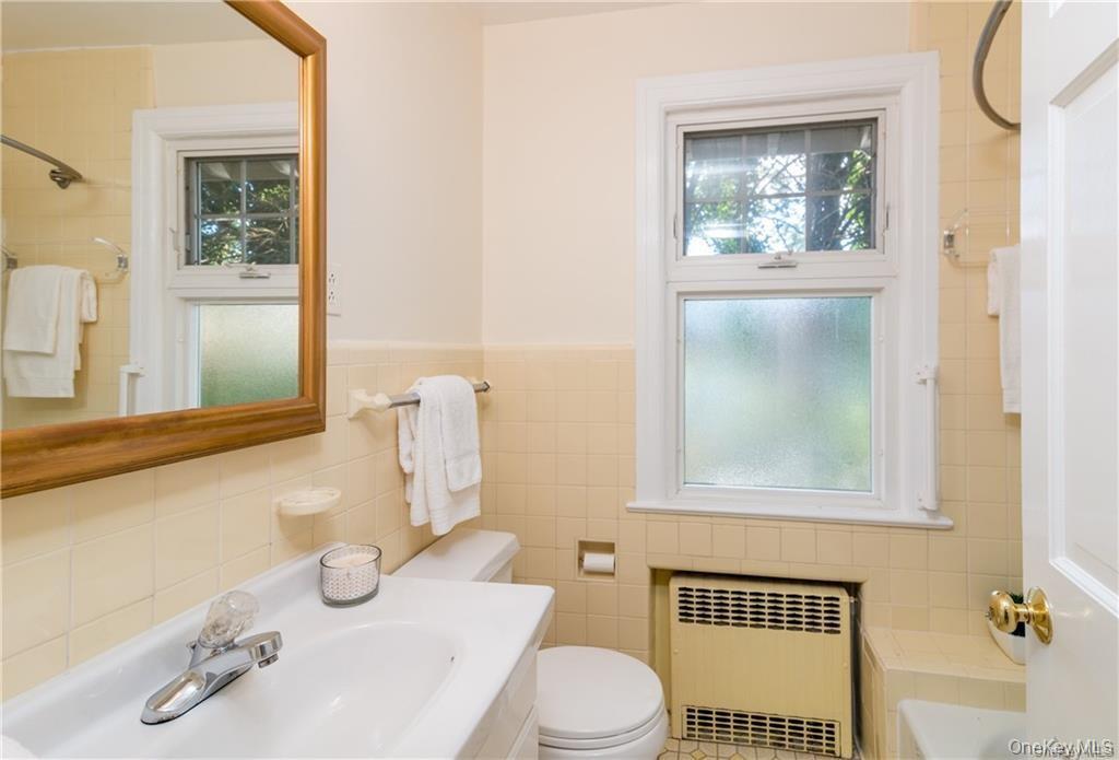 #14 photo, 1 Senate Place, Larchmont , NY 10538