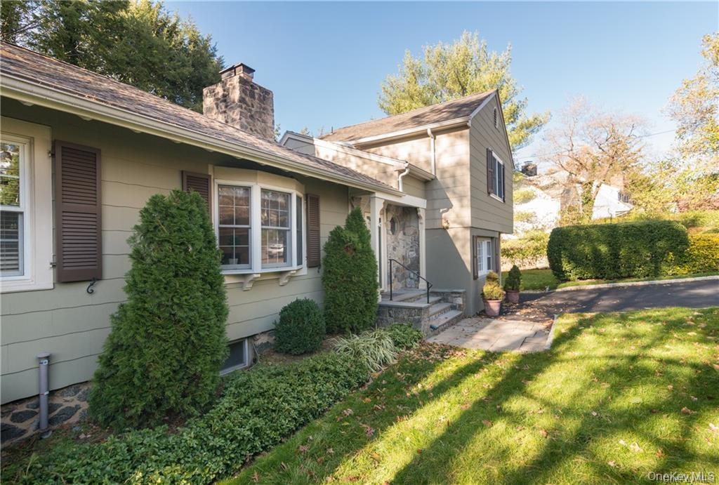 #3 photo, 1 Senate Place, Larchmont , NY 10538