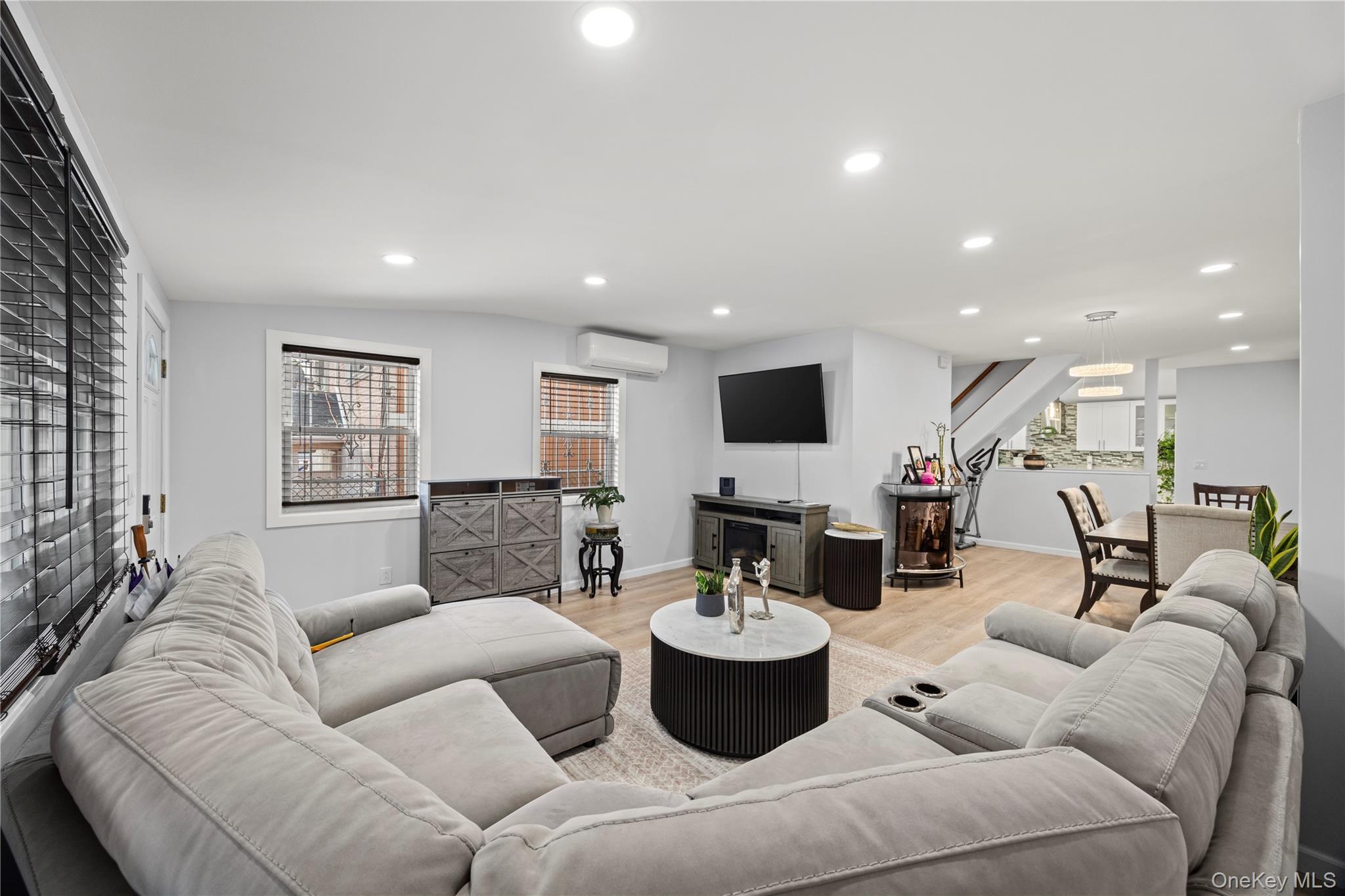 #4 photo, 1805 Lacombe Avenue, Bronx , NY 10473