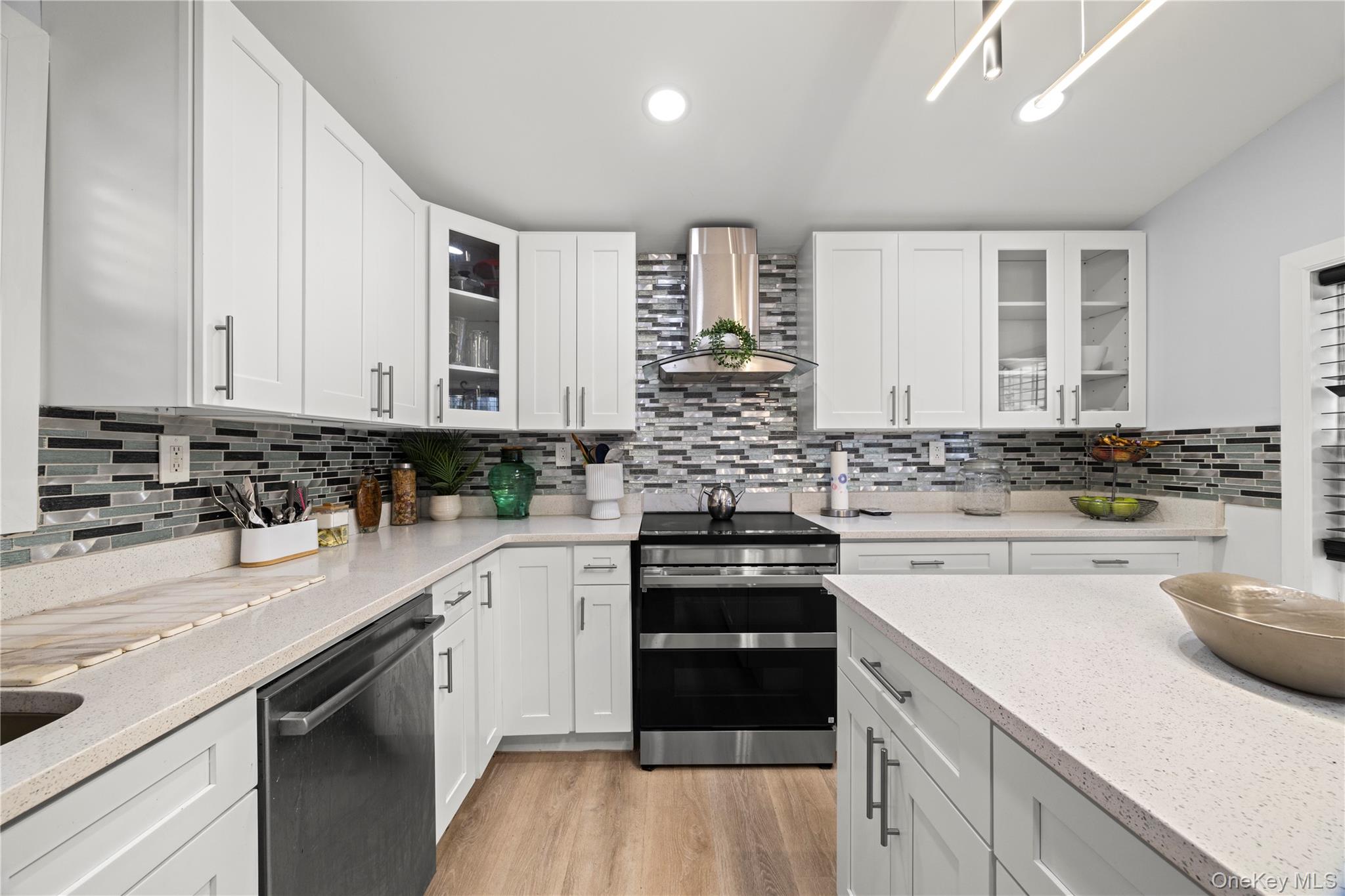 #9 photo, 1805 Lacombe Avenue, Bronx , NY 10473