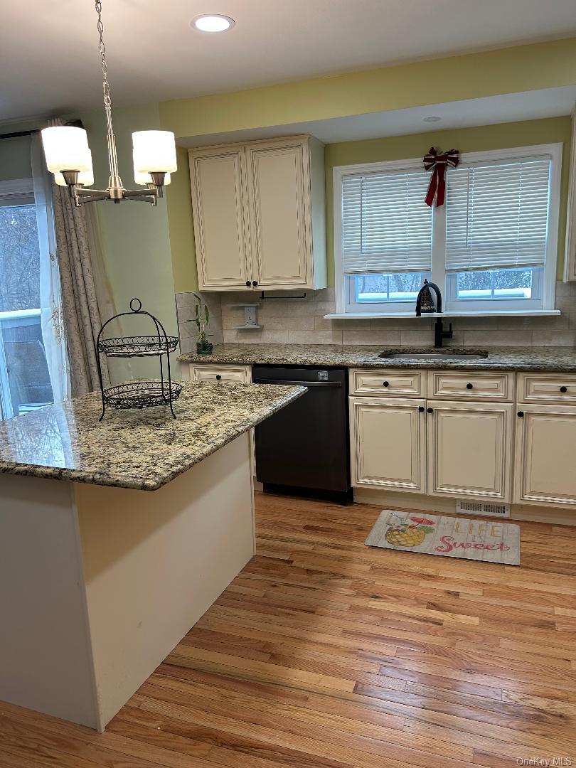 #2 photo, 1 Bristol Court, New City , NY 10956