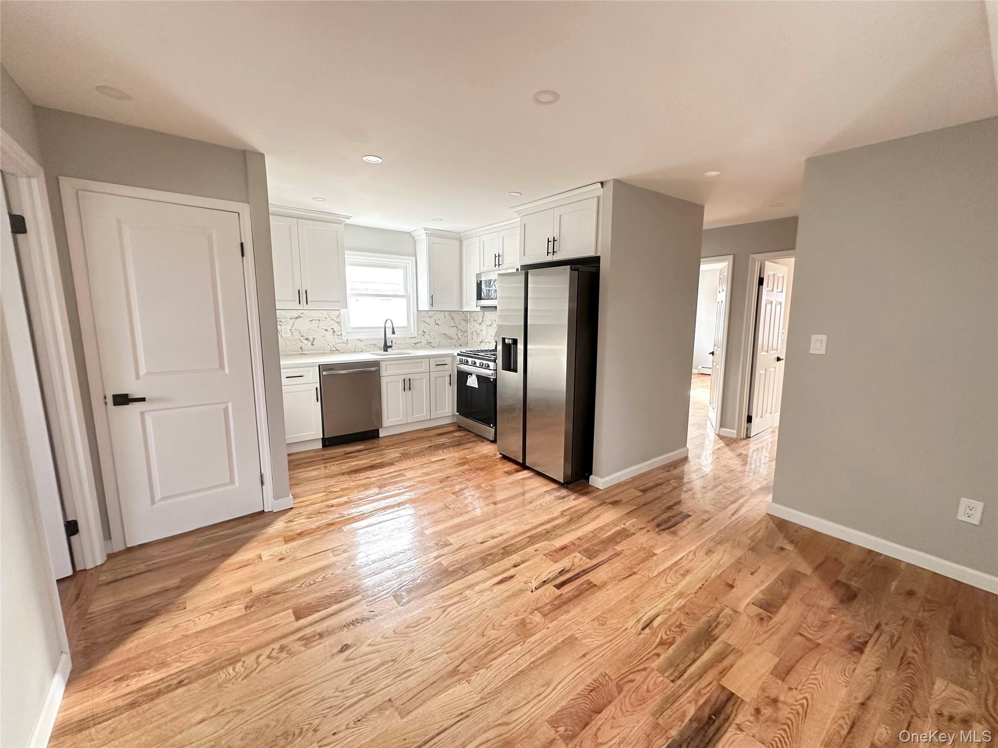 #2 photo, 137-14 Bedell Street, कुईंस Springfield Gardens , NY 11413