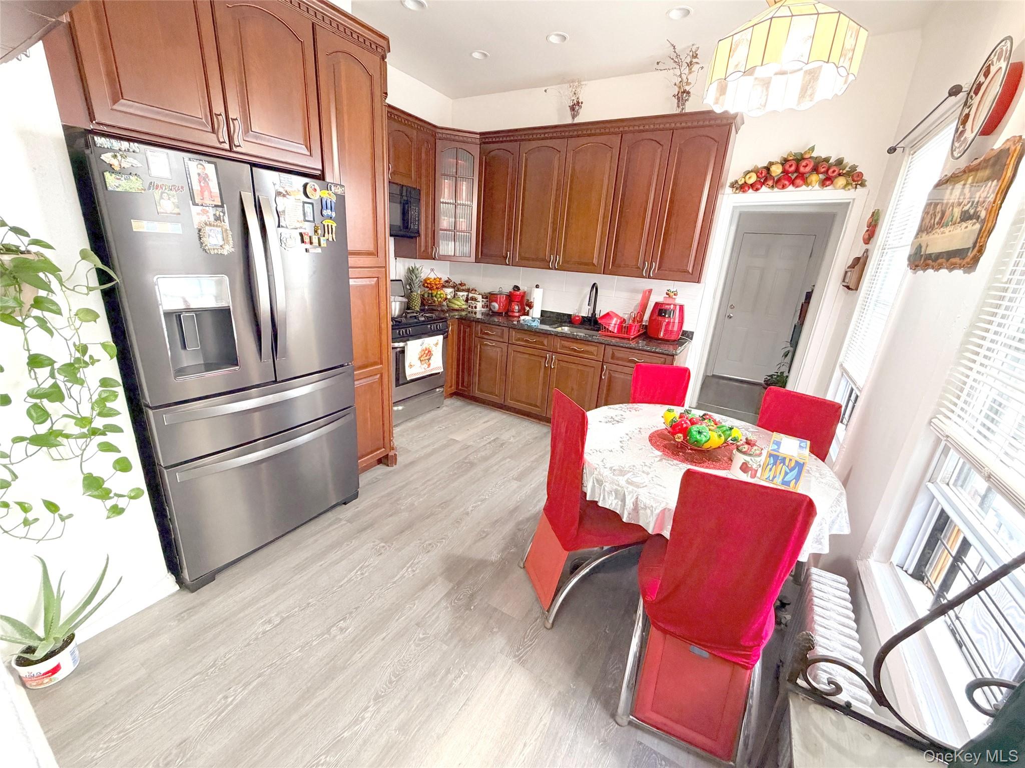 #7 photo, 211 Sunnyside Avenue, 브루클린 Brooklyn , NY 11207