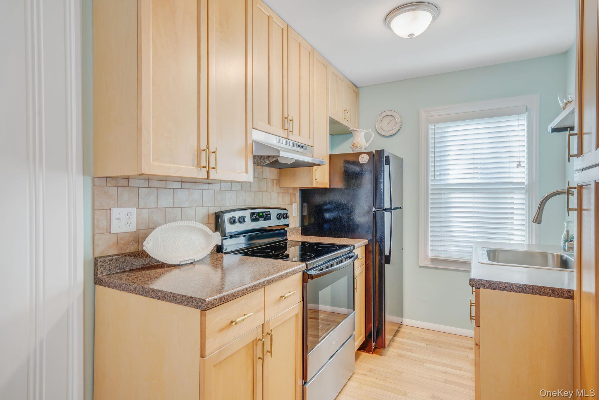 #10 photo, 4 Wyandanch Trail, Ridge , NY 11961