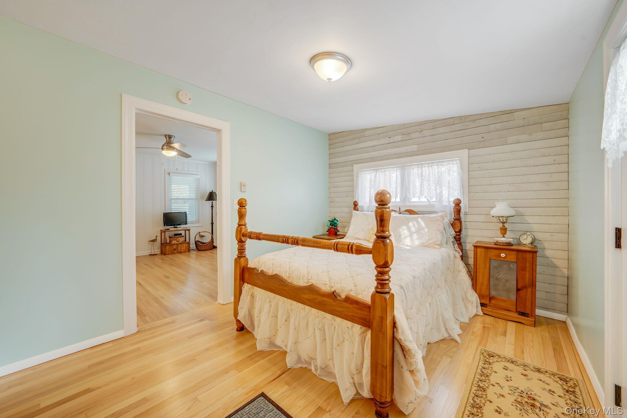 #13 photo, 4 Wyandanch Trail, Ridge , NY 11961